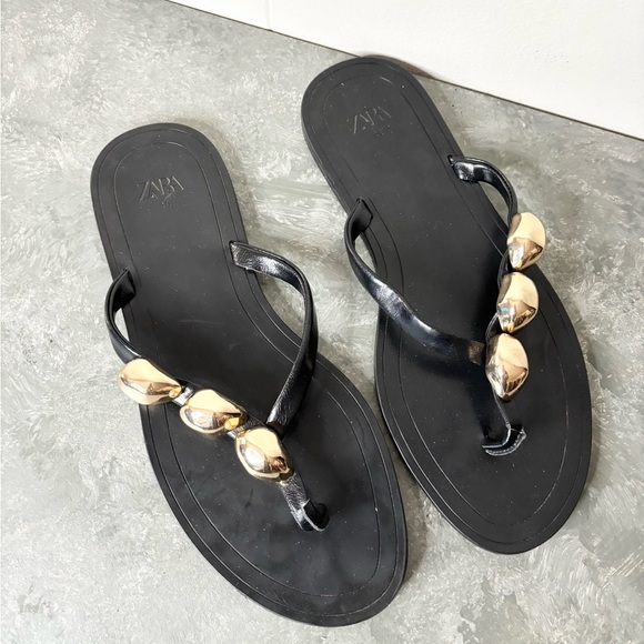 Zara black flip flop sandals gold details size EU 40 / US 9.5 - Picture 2 of 5